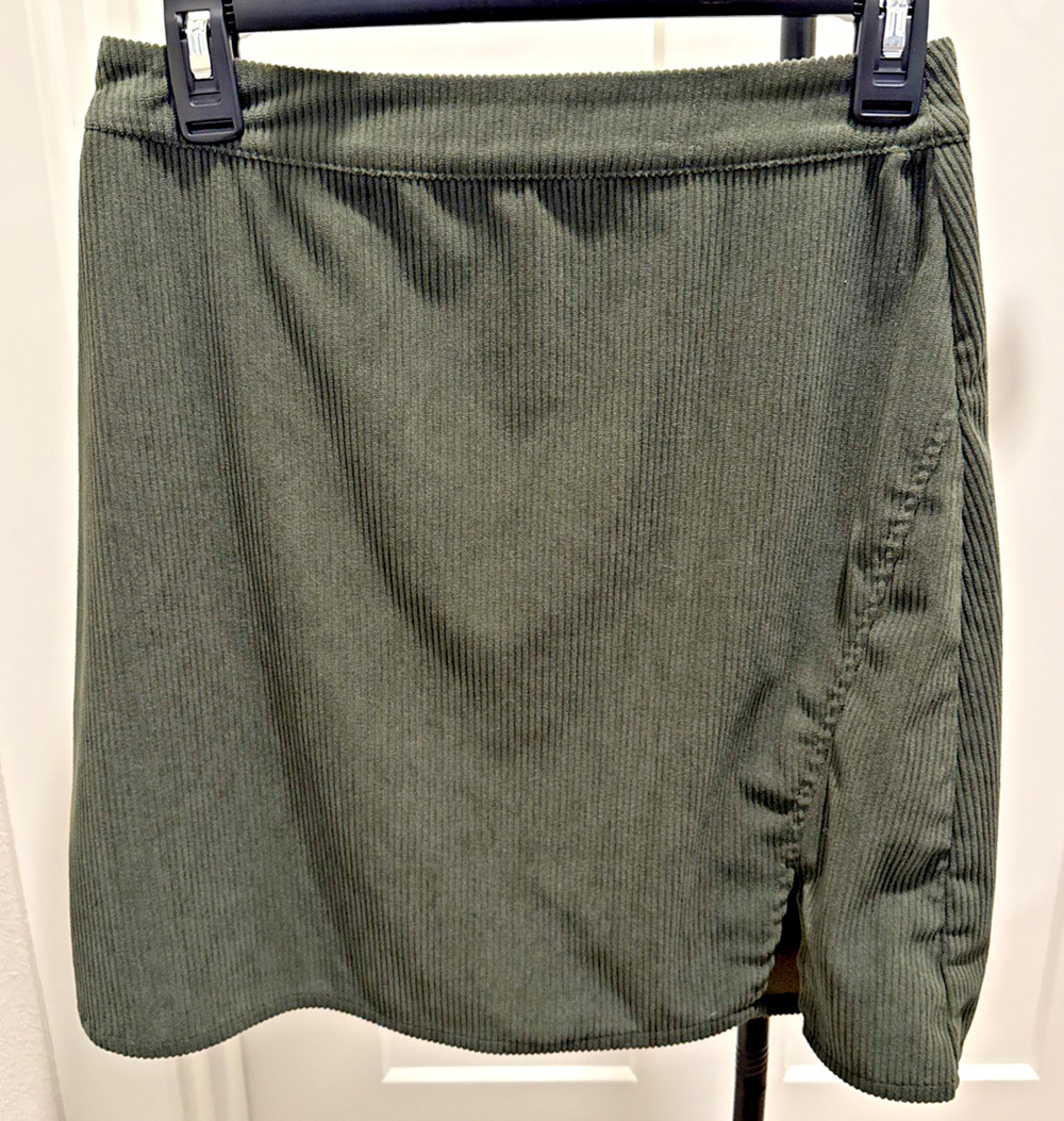 Women's Skirt Olive Green Corduroy Size Small - Timeless